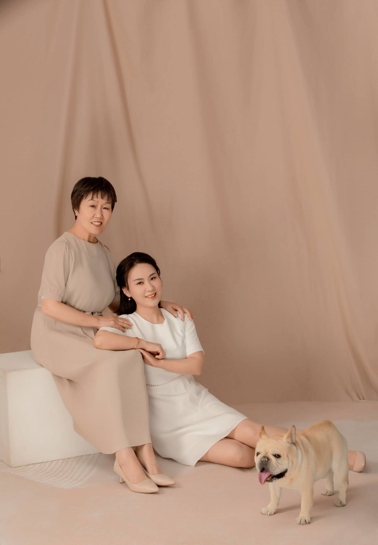 豆豆和家人的合照
